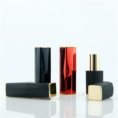 أنبوب أحمر الشفاه المربع