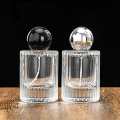 زجاجة عطر قديمة